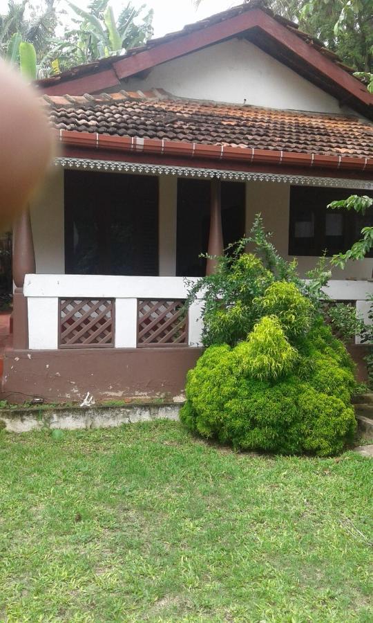 Bed and Breakfast The Ocean Unawatuna Exterior foto
