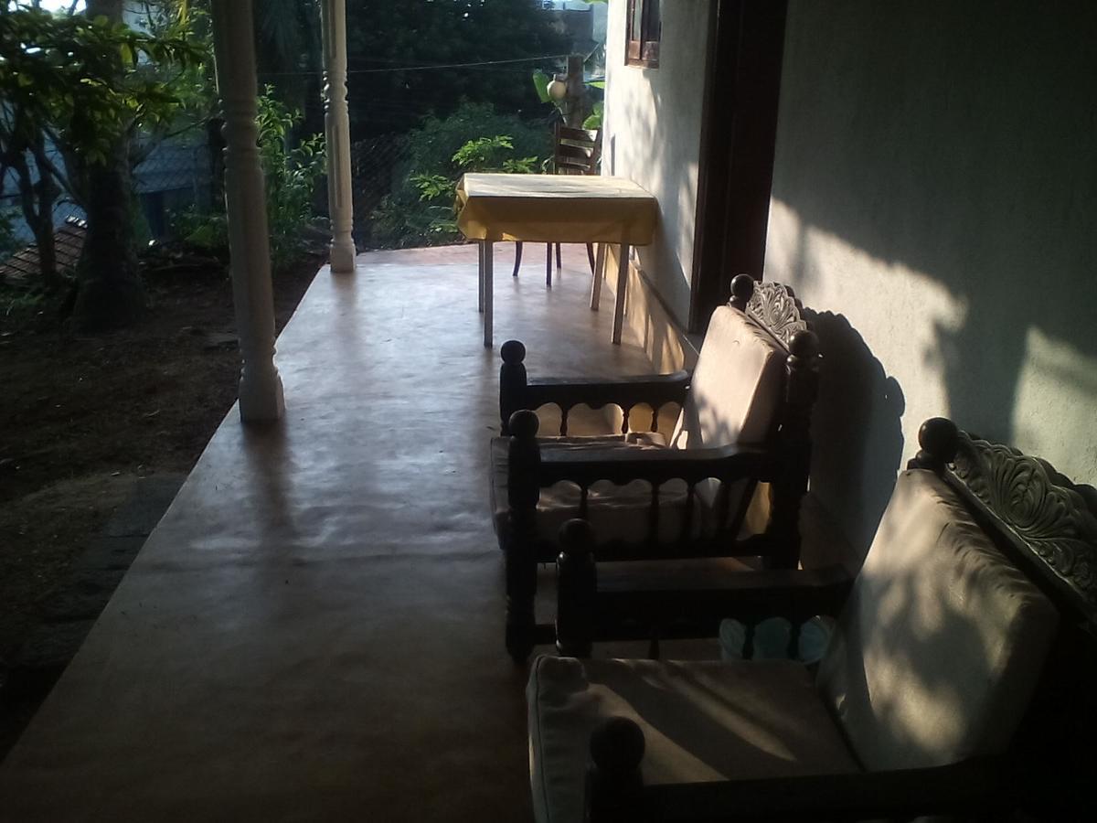 Bed and Breakfast The Ocean Unawatuna Exterior foto